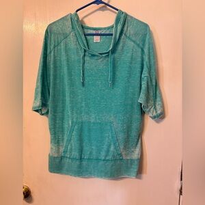 Te Verde Turquoise Hoodie Short Sleevr Top